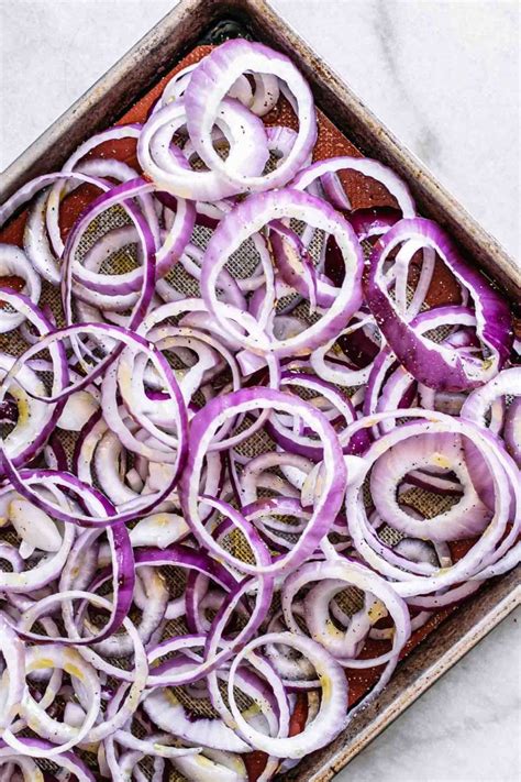 How much fat is in roasted red onions, sliced - calories, carbs, nutrition