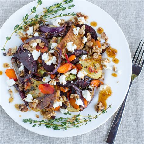 How much fat is in roasted root vegetable walnut salad - calories, carbs, nutrition