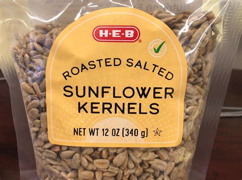 How much fat is in roasted sunflower kernels - calories, carbs, nutrition