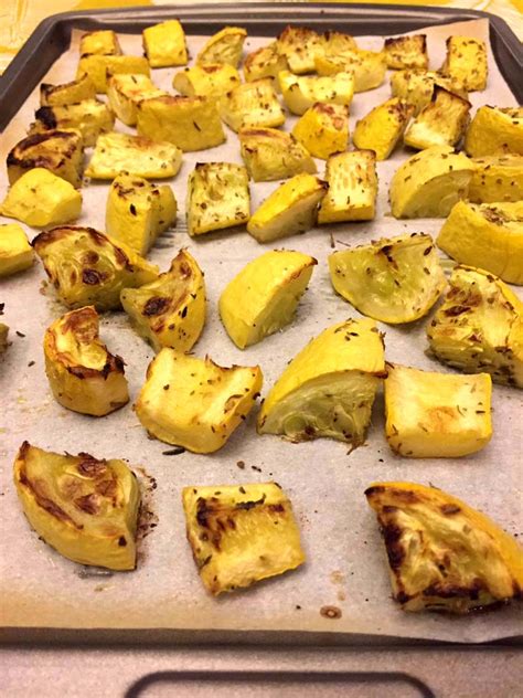 How much fat is in roasted yellow squash - calories, carbs, nutrition