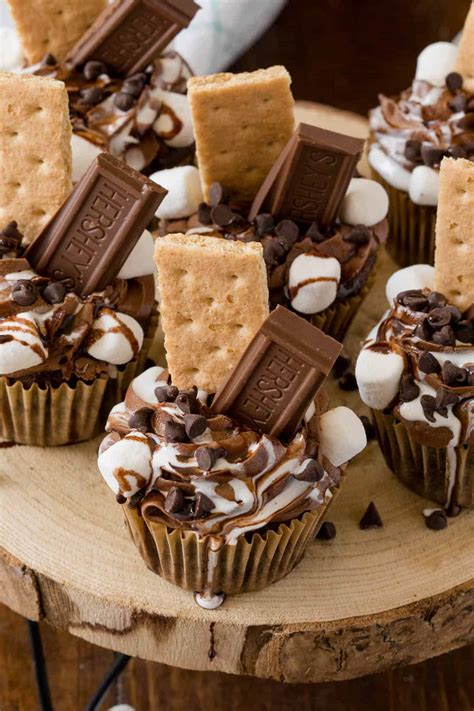 How much fat is in s'mores cupcake - calories, carbs, nutrition