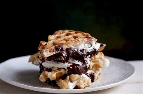 How much fat is in s'mores waffle - calories, carbs, nutrition