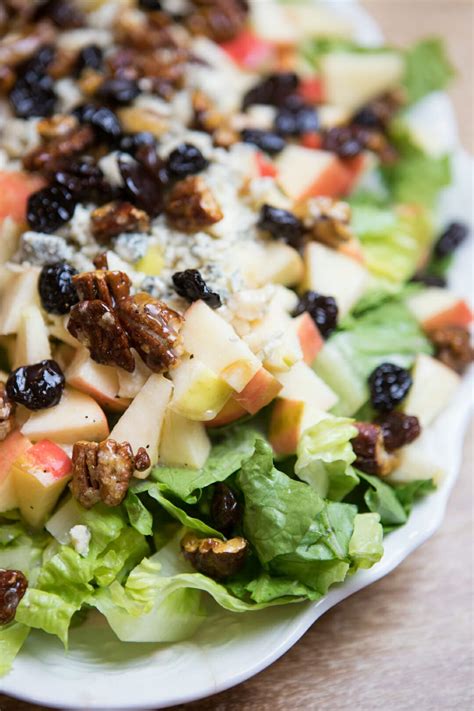 How much fat is in salad and candied walnuts (4530.1) - calories, carbs, nutrition