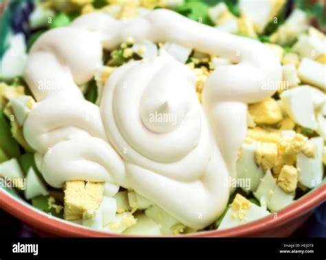 How much fat is in salad bar - mayonnaise - calories, carbs, nutrition