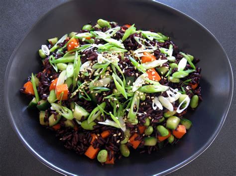 How much fat is in salad black rice taj 1 oz - calories, carbs, nutrition