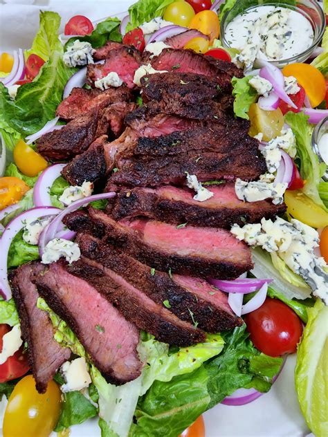 How much fat is in salad blackened beef (bostwick) - calories, carbs, nutrition