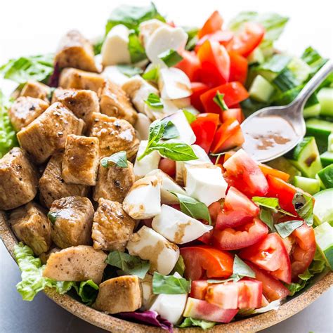 How much fat is in salad chicken salad balsamic (52263.8) - calories, carbs, nutrition