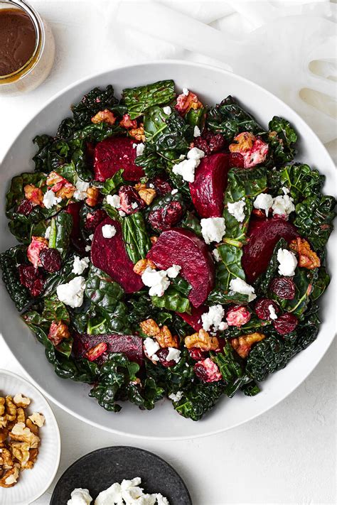 How much fat is in salad entree beets roasted goat cheese & walnuts - calories, carbs, nutrition