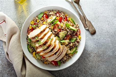 How much fat is in salad entree tabbouleh grilled chicken - calories, carbs, nutrition