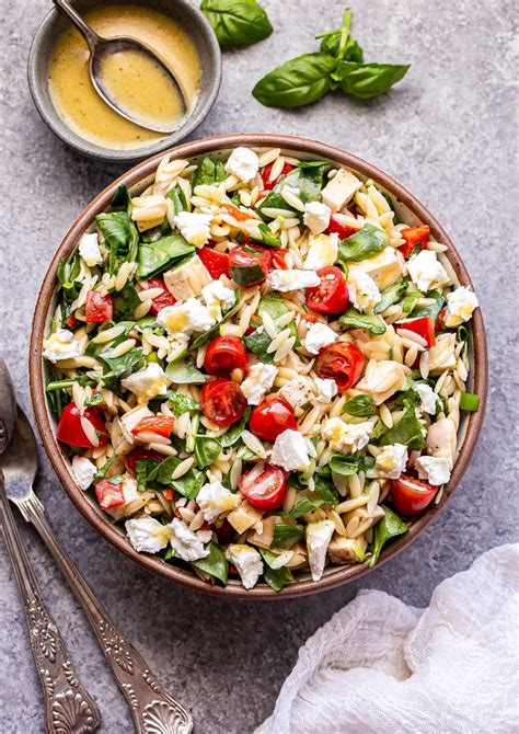 How much fat is in salad orzo spinach & feta 8 oz - calories, carbs, nutrition