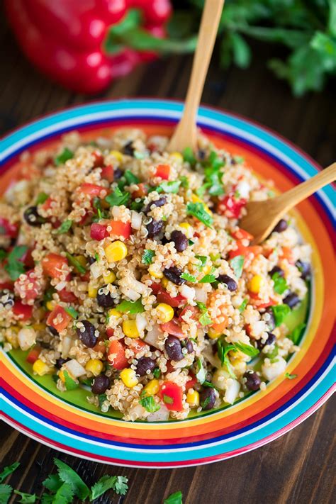 How much fat is in salad quinoa latin chipotle 1 oz - calories, carbs, nutrition