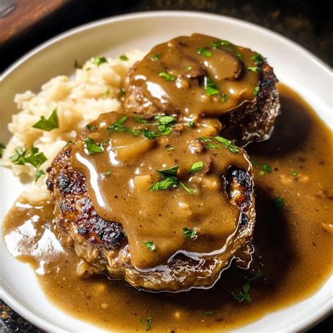 How much fat is in salisbury steak - homemade with gravy - calories, carbs, nutrition