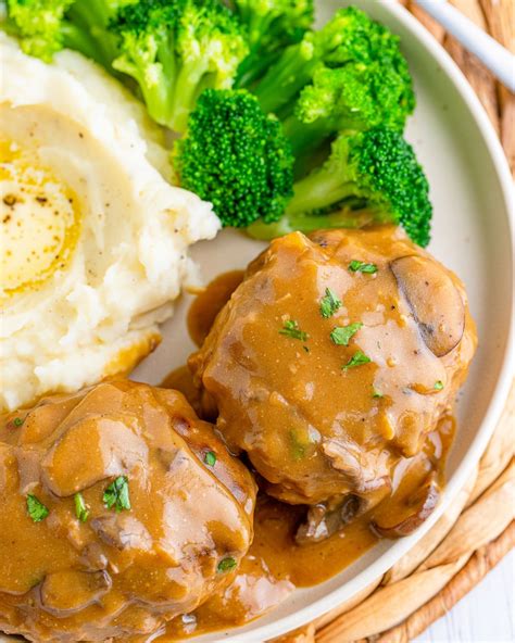 How much fat is in salisbury steak - homestyle with gravy - calories, carbs, nutrition