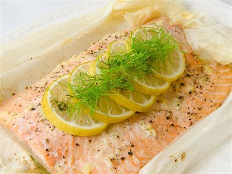 How much fat is in salmon, fennel & apple salad - calories, carbs, nutrition