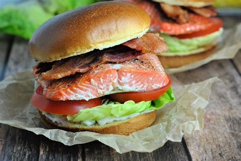 How much fat is in salmon blt with peppered candy bacon - calories, carbs, nutrition