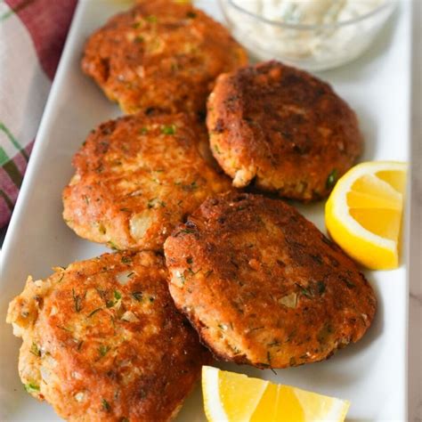 How much fat is in salmon croquettes - calories, carbs, nutrition