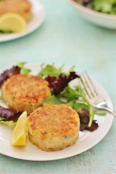 How much fat is in salmon fishcakes - calories, carbs, nutrition