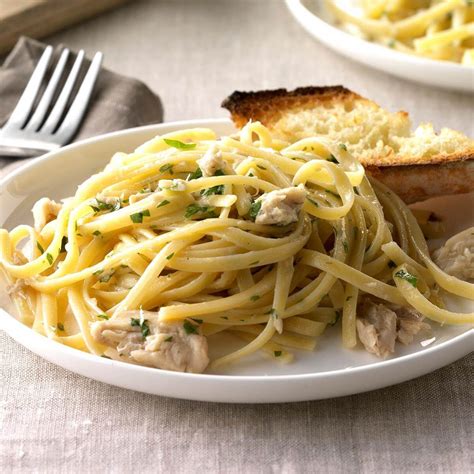 How much fat is in salmon florentine and linguine tossed with garlic, basil and tomato and mixed vegetables - calories, carbs, nutrition