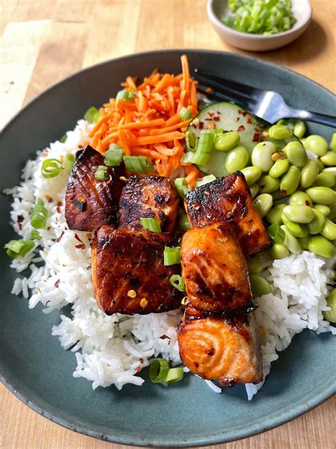 How much fat is in salmon teriyaki bowl - calories, carbs, nutrition