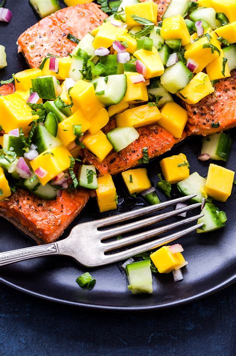 How much fat is in salmon with mango & papaya salsa - calories, carbs, nutrition