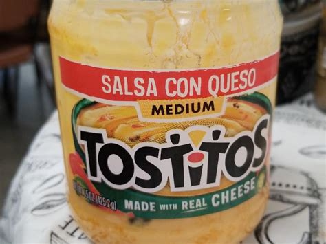 How much fat is in salsa con queso - calories, carbs, nutrition