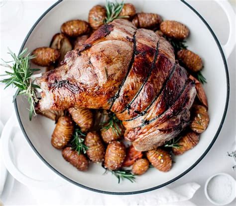 How much fat is in sand carvery lamb roasted choice toppings & condiments - calories, carbs, nutrition