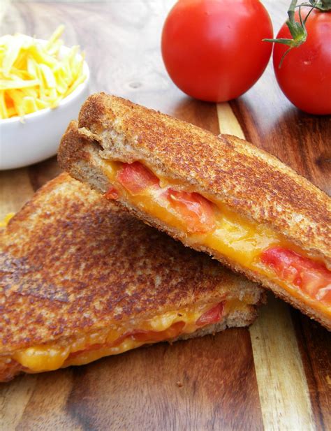 How much fat is in sand grilled cheese tomato on wheat cmp - calories, carbs, nutrition