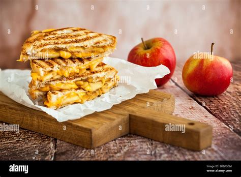 How much fat is in sand grilled cheese triple with caramelized apples - calories, carbs, nutrition