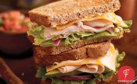 How much fat is in sante fe turkey on sandwich thin - calories, carbs, nutrition