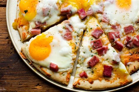 How much fat is in sausage, egg, and cheese breakfast pizza - calories, carbs, nutrition