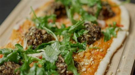 How much fat is in sausage mushroom pepper flatbread (14170.0) - calories, carbs, nutrition