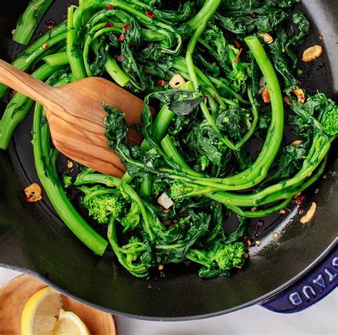 How much fat is in sauteed broccoli rabe - calories, carbs, nutrition