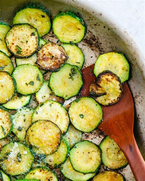 How much fat is in sauteed zucchini - calories, carbs, nutrition