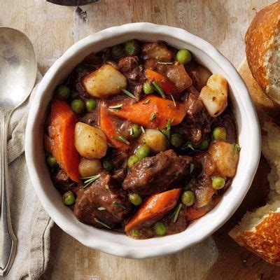 How much fat is in savory beef stew - calories, carbs, nutrition