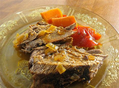 How much fat is in savory pot roast - calories, carbs, nutrition