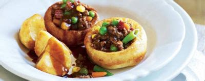 How much fat is in savoury veggie mince with a yorkshire pudding - calories, carbs, nutrition