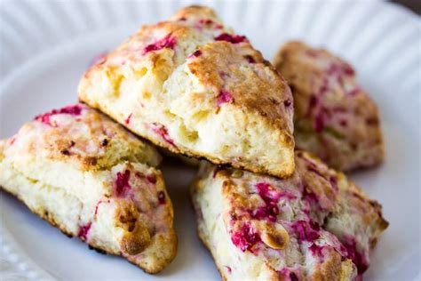 How much fat is in scone raspberry white chocolate biscuit mix #12 scoop - calories, carbs, nutrition