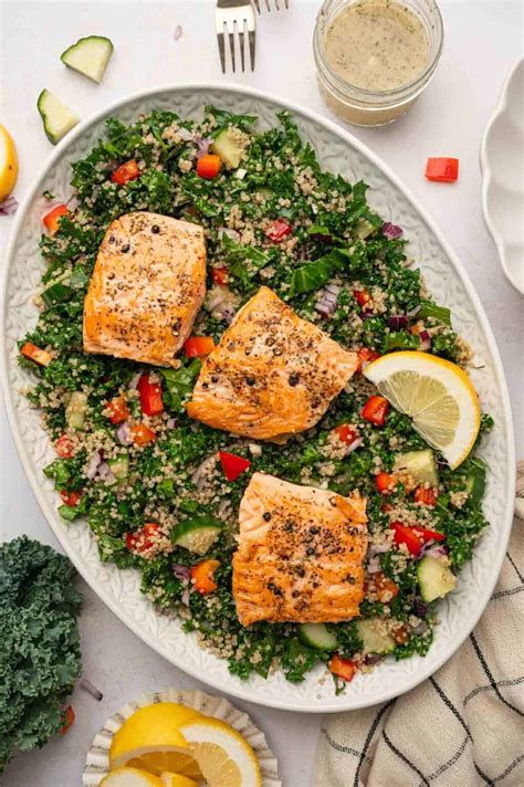 How much fat is in seared salmon with kale and quinoa salad - calories, carbs, nutrition
