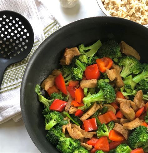 How much fat is in seitan broccoli stir fry jasmine rice - calories, carbs, nutrition