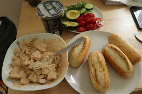 How much fat is in service special bbq chicken salad brown baguette - calories, carbs, nutrition