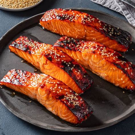 How much fat is in sesame soy salmon fillet - calories, carbs, nutrition