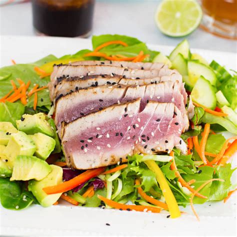 How much fat is in seven spice ahi salad - calories, carbs, nutrition