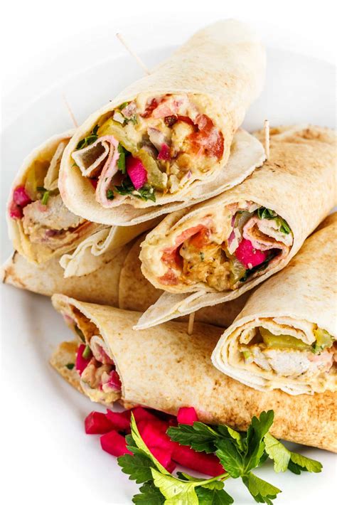 How much fat is in shish tawook pita - calories, carbs, nutrition