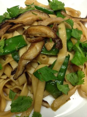 How much fat is in shitake and scallion lo mein - calories, carbs, nutrition