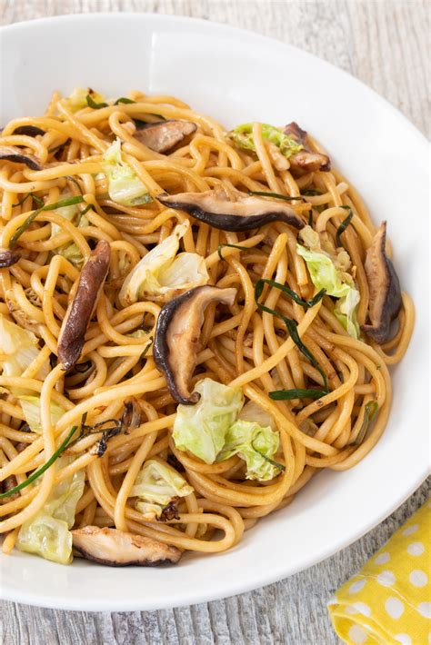 How much fat is in shitake lo mein - calories, carbs, nutrition