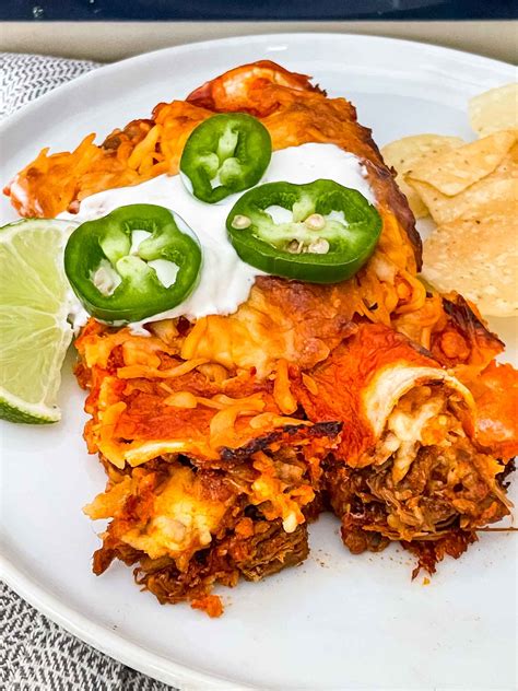 How much fat is in shredded beef enchiladas - calories, carbs, nutrition