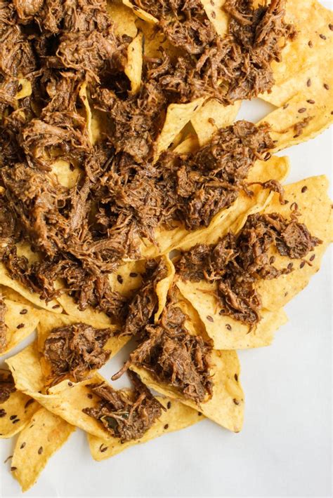 How much fat is in shredded beef nachos - calories, carbs, nutrition