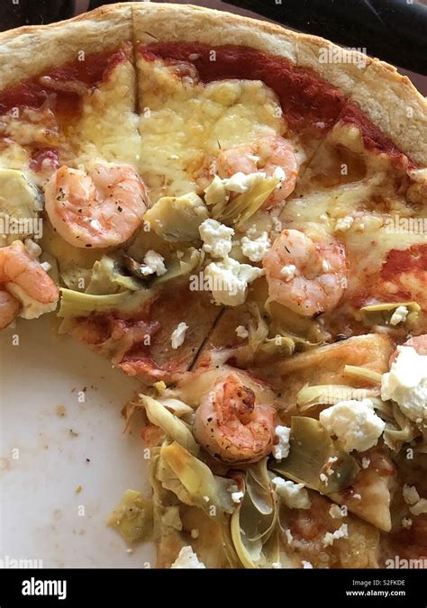 How much fat is in shrimp artichoke and feta pizza - calories, carbs, nutrition