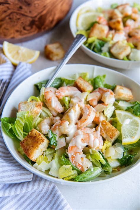 How much fat is in shrimp caesar salad - calories, carbs, nutrition