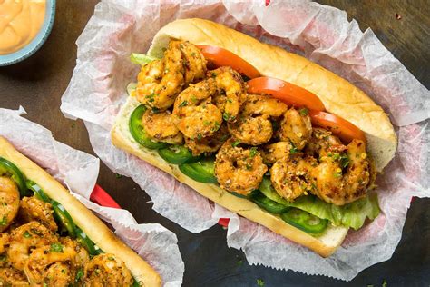 How much fat is in shrimp po boy basket - calories, carbs, nutrition